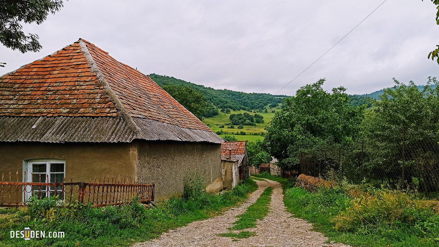 Sights of the village Kurtan • Desuden travel blog