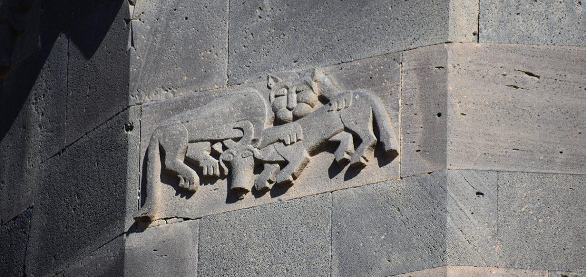 Wall sculpture of the bull and the lion on Tanahat monastery
