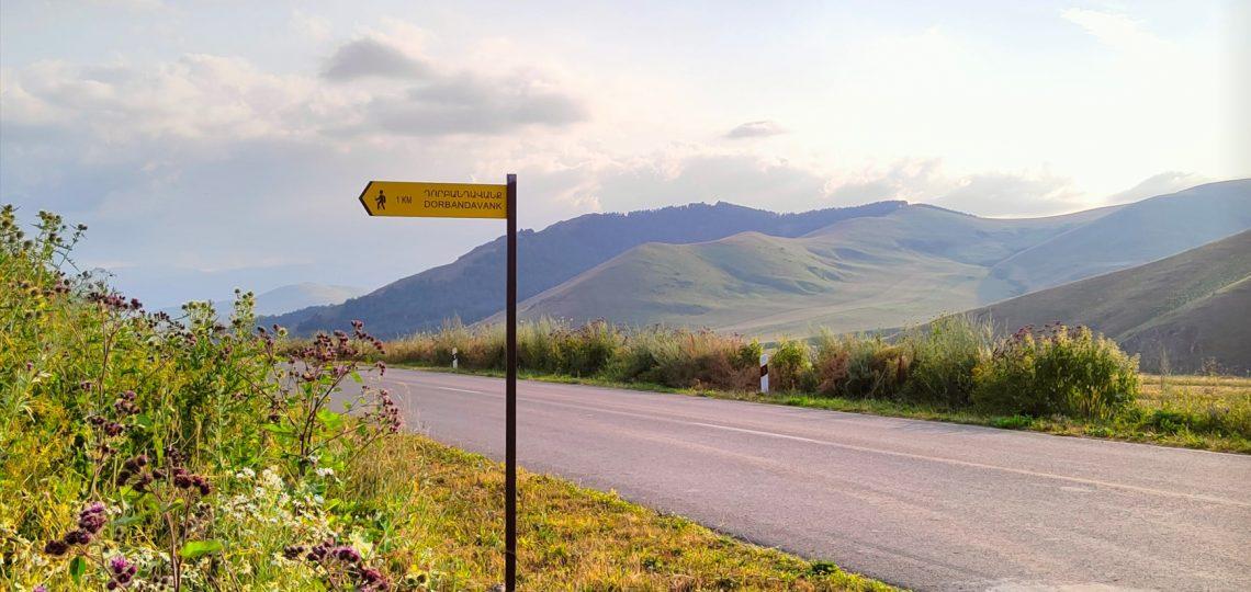 Dorbandavank direction sign in the road