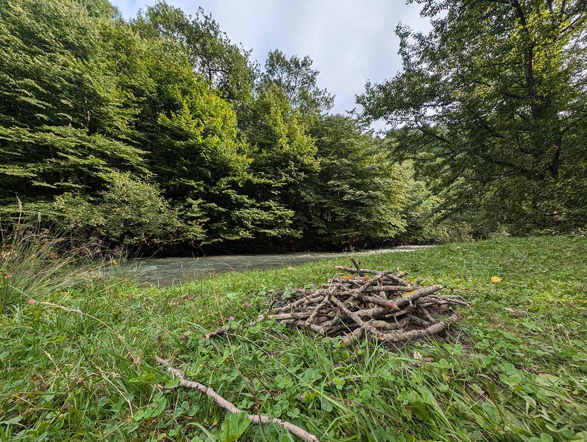 Riverside Heaven, Stepanavan.